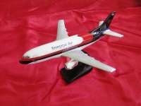 penawaran suvenirKERAJINAN miniatur pesawat SRIWIJAYA AIR boeing 737-200