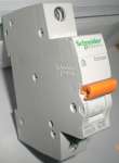 Jual MCB Domae 6 A,  1 P,  4.5 kA ( Merlin Gerin/ Schneider Electric)