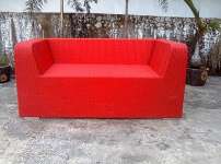 sofa merah