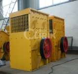 Box-type hammer crusher