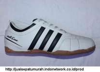 Sepatu Futsal Adidas Adicore FE Putih-Hitam ( UK 39-43)