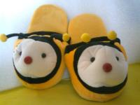 sandal boneka lebah