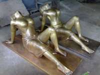 Patung dua Perempuan