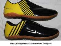 Sepatu Futsal Nike Mercurial Miracle Hitam-Kuning ( UK 40-44)