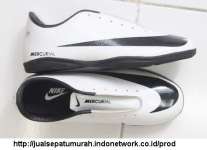 Sepatu Futsal Nike MERCURIAL Nani Putih-Hitam ( UK 39-43)