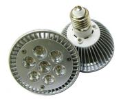 power LED spotlight PAR30 7W 560 lm