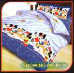 Shyra Snowing Mickey