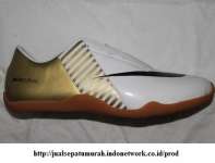 Sepatu Futsal Nike Mercurial Miracle Putih-Gold ( UK 40-44)