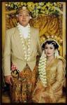 Indonesia Solo Java Traditional Wedding - Merias Pengantin Adat Solo Putri warna emas