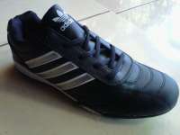 ADIDAS - Hitam