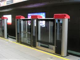 Automatic platform gates