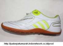 Sepatu Futsal Adidas Predator Putih-Hijau ( UK 40-44)