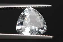Sparkling Briliant White Topaz Diamond Cut ( BTP 024)