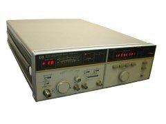 AGILENT HP 8672A SYNTHESIZED SIGNAL GENERATOR