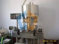 Negative pressure filling machine