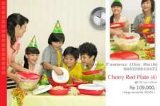 Tupperware Solo " Cherry Red Plate ( 4) "