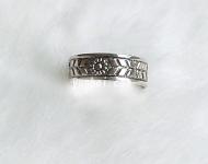 beautiful alloy ring with Thai style