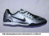 Sepatu Futsal Nike Zoom HE Datar Silver ( UK 39-43)