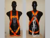 FALL PROTECTOR/ BODY HARNESS