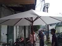 Tenda payung taman