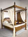tempat tidur kanopi
