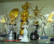 trophy/ piala/ plakat,  Piala trophy Proper 2010 mencetak membuat berbagai macam piala,  trophy palakat ,  medali dari bahanlogam ,  metal ,  resin ,  acrilik dll