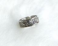 beautiful alloy ring with Thai style