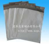 Co-extruded poly bubble mailer