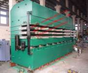 Tyre retreading machine