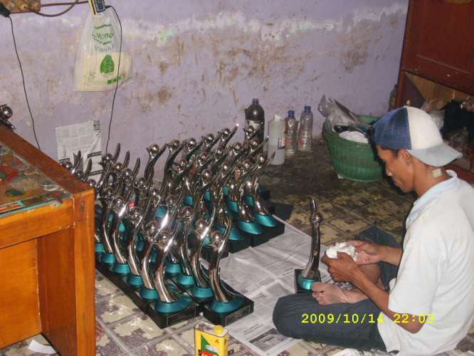 produksi piala proper, klh, anugerah....