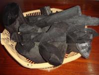 We offer high quality charcoal with acompetitive price .