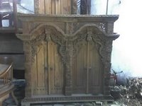 jendela ukir 2 pintu