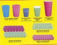Page 4 : Plastic Glass / ice cube mold / gelas tutup