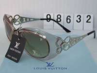 Sells the hotest style LV sunglasses