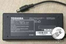 Adaptor Toshiba Original dan Compatible