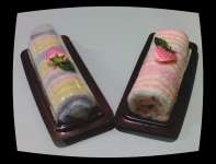 strawberry roll cake with stripes ( src-01)