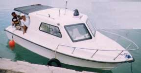 Speedboat ukuran 7 meter tanpa mesin
