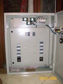 PANEL DISTRIBUSI LISTRIK + ISI ( Baru)