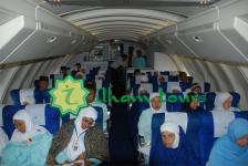 Dengan pesawat GARUDA INDONESIA Boing 747