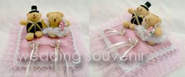 Bantalan Cincin Bear Pink-Putih