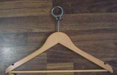 Anti-theft / hotel wooden hanger