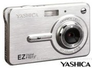 YASHICA F527 Digital Camera