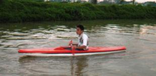 cano kayak rowing polo arung jeram