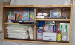 Jual First Aid Kit Dinding Box Kayu 4 life.Hubungi email : napitupuludeliana@ yahoo.com Tlp 081318501594