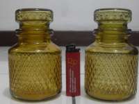 Sepasang Botol Antik Motif Timbul