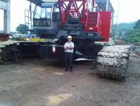 CRAWLER CRANE