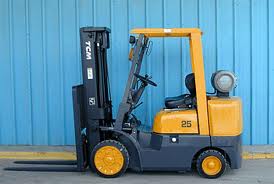 FORKLIFT TRUCK