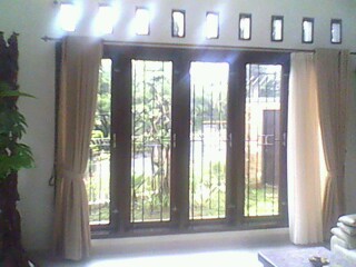 kusen, pintu, jendela alumunium/ kayu....