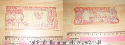 ( Ready Stok ) Uang Souvenir Soekarno Merah Berajah Laminating ( kode barang: 0571 )