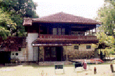 Handeuleum Lodge